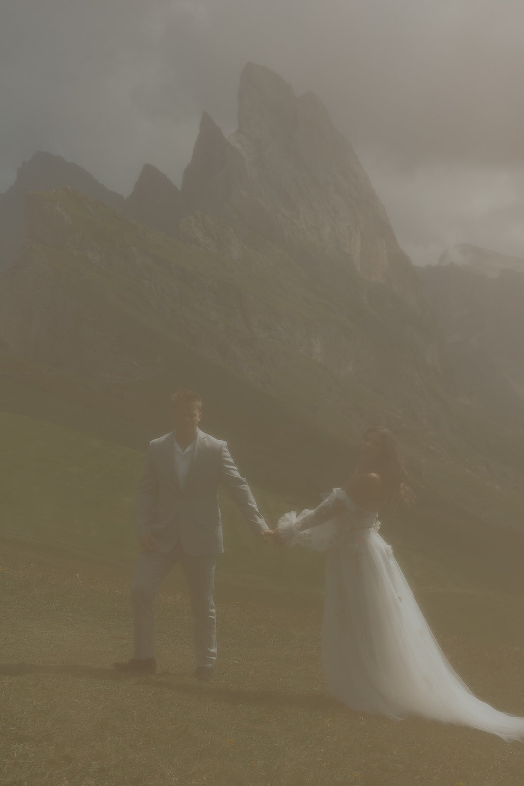 destination-wedding-elopement-photographer-italy-dolomites-seceda-documentary-tanya-davids-photo-film-32