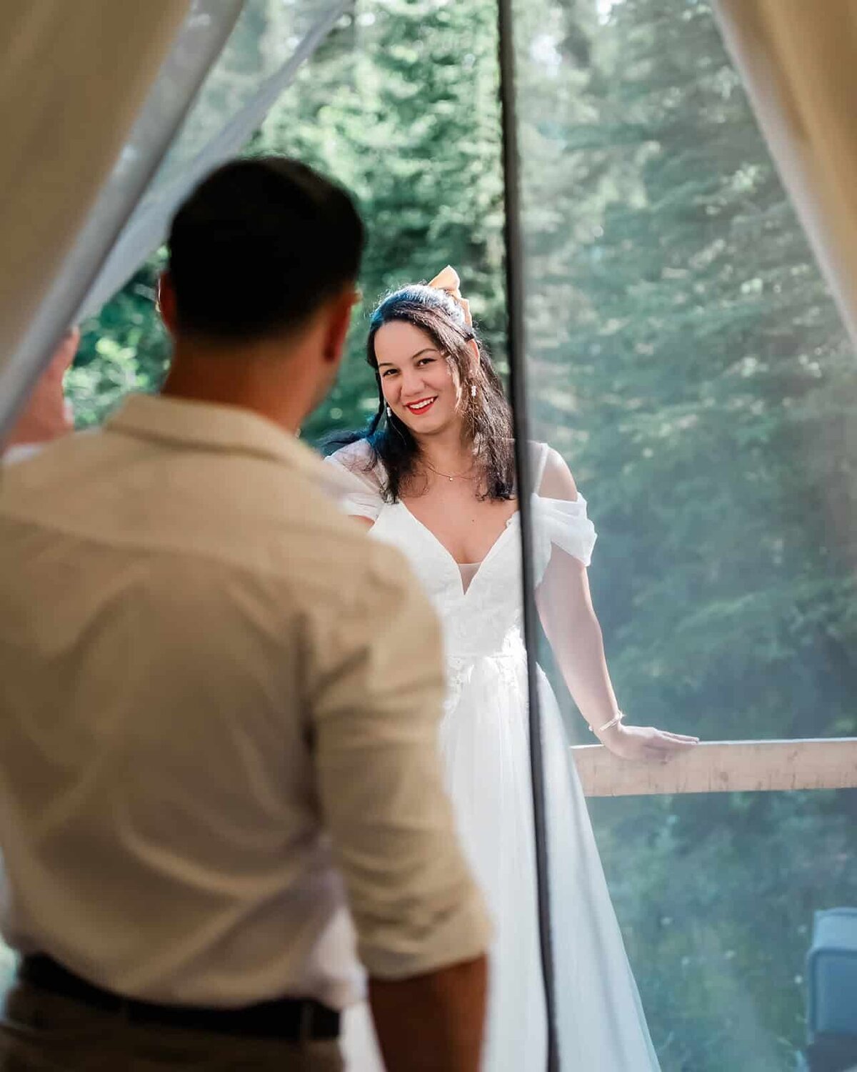 Alpenglow-luxury-glamping-best-location-for-easily-accessible-alaska-destination-wedding-with-family-Soul-and-Sky-Weddings