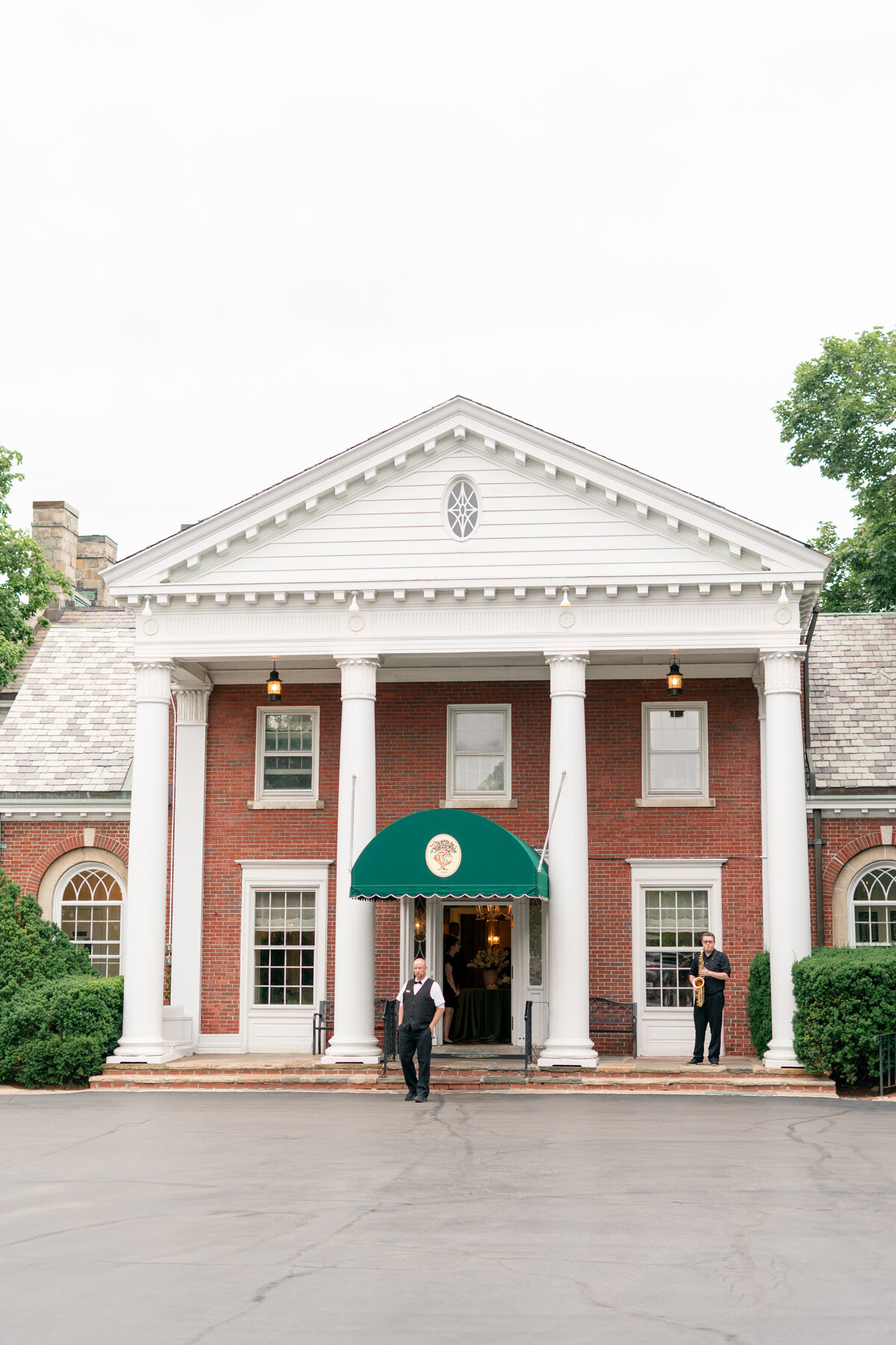 Savannah-Jamey-Country-Club-Buffalo-Summer-Wedding-23