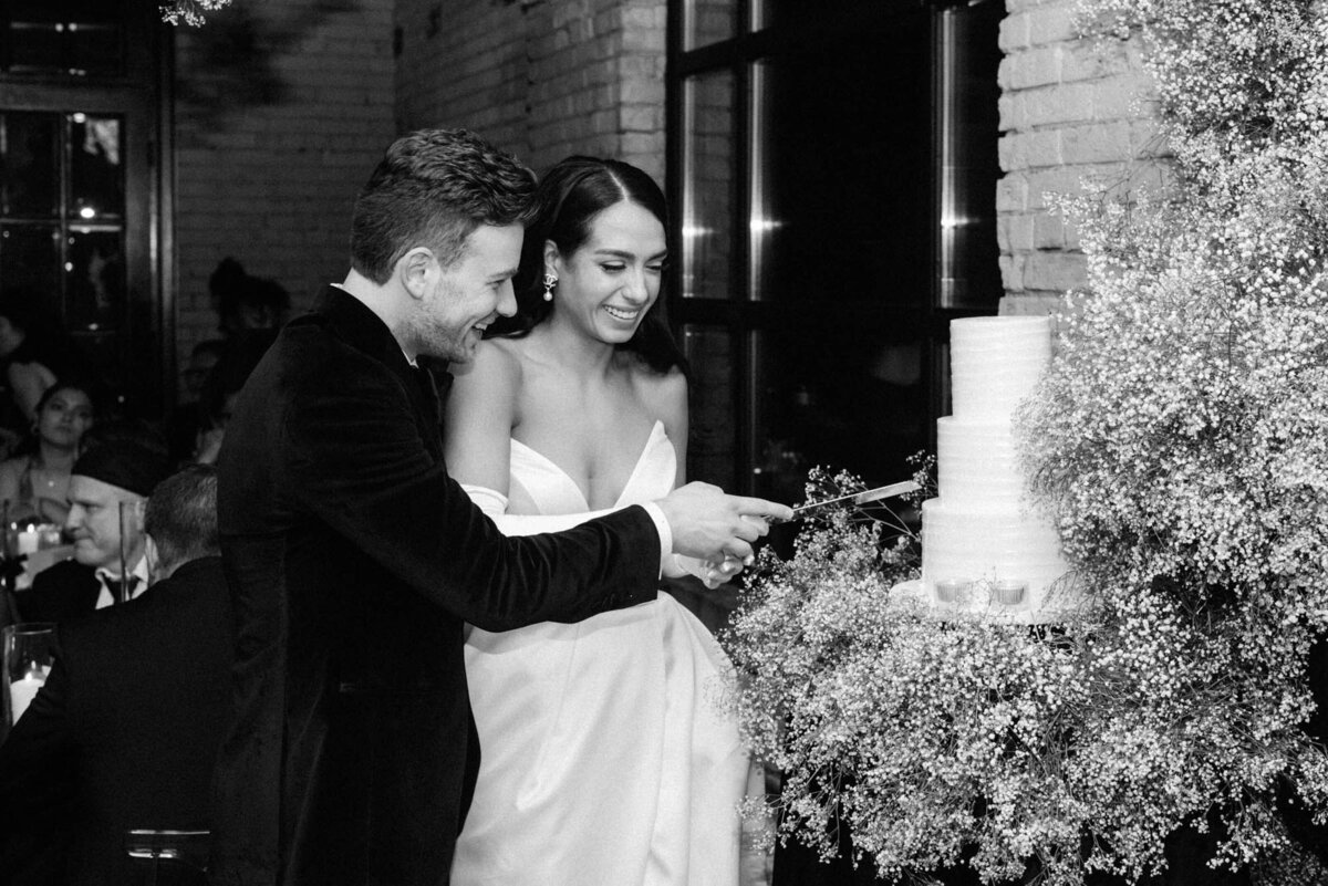 515-Storys-Building-Toronto-Canada-Raquel-Matthew-Wedding-43