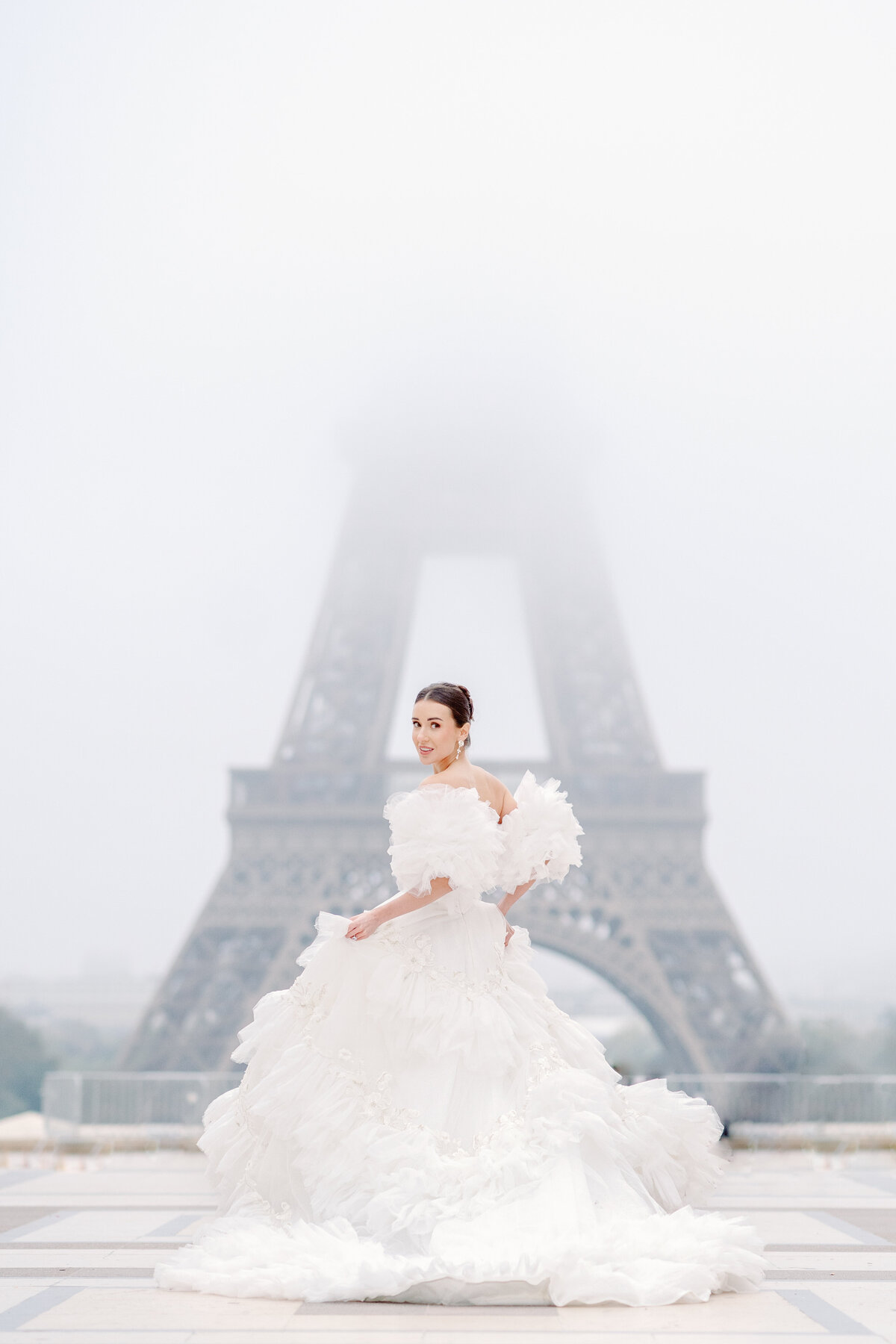 Bridal session in Paris photographed by Paris wedding photographer