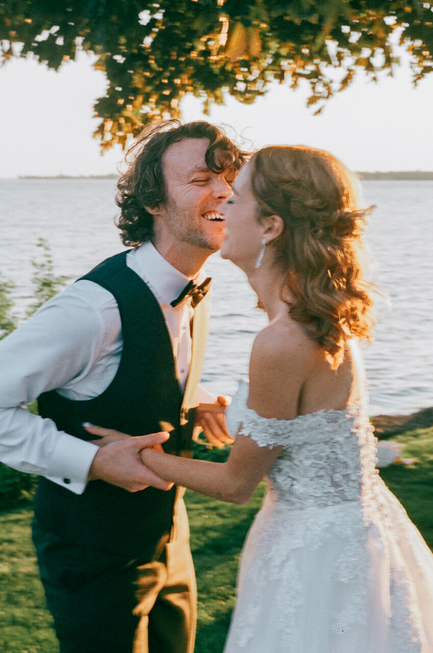 canada-film-wedding-photographer-raphaellegranger