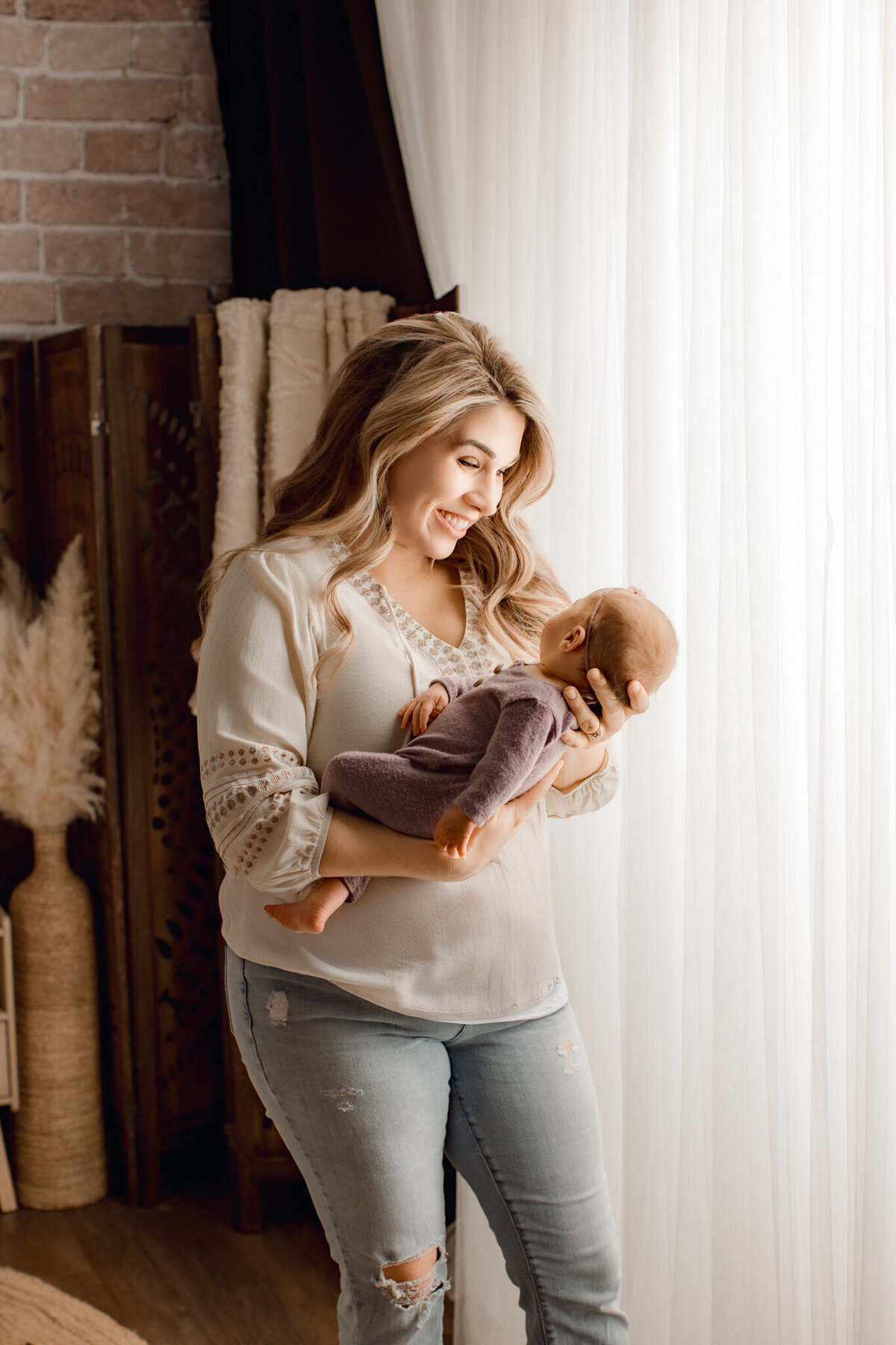 Farmington AR motherhood photography, newborn photoshoot Pleasant Grove AR