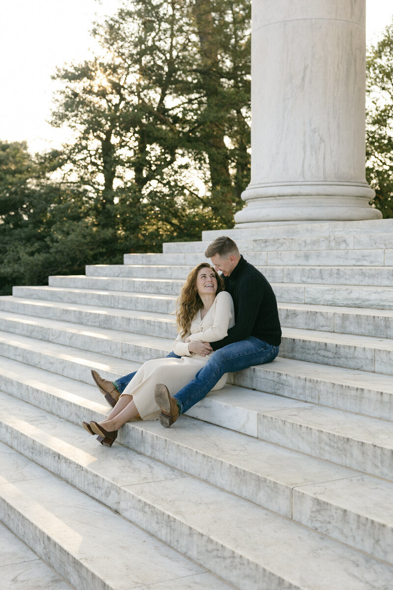 A sunrise engagement session at the Jefferson Memorial