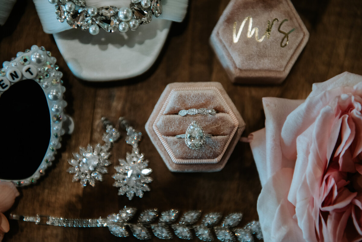 LA_Gruene_Chandlier_Wedding-36