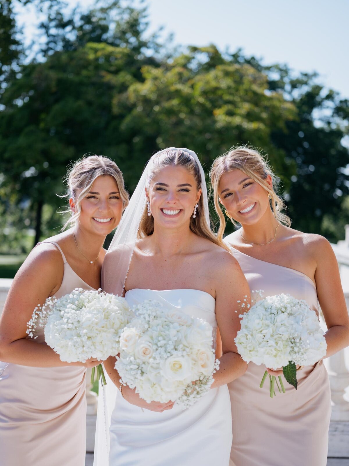 Wedding day portraits at the Cleveland Art Museum