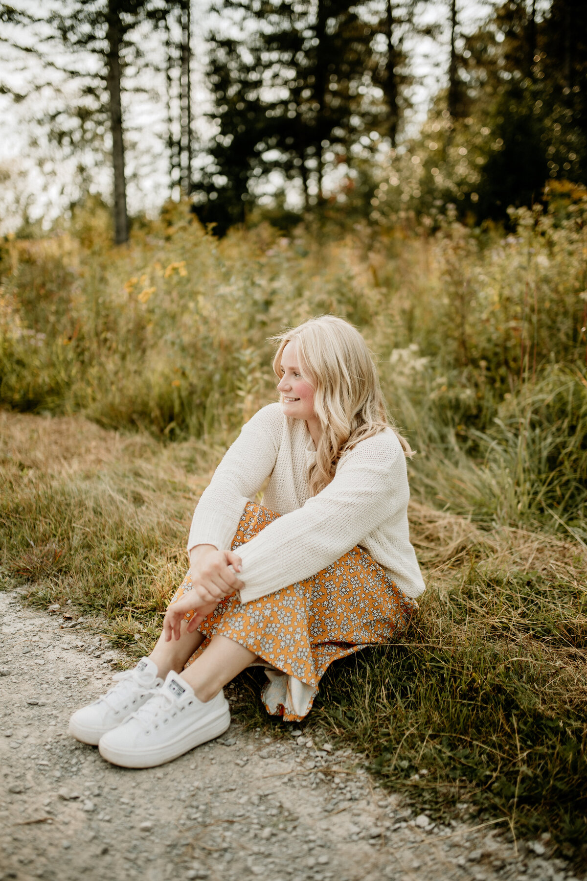 Modest outfit ideas for senior pictures