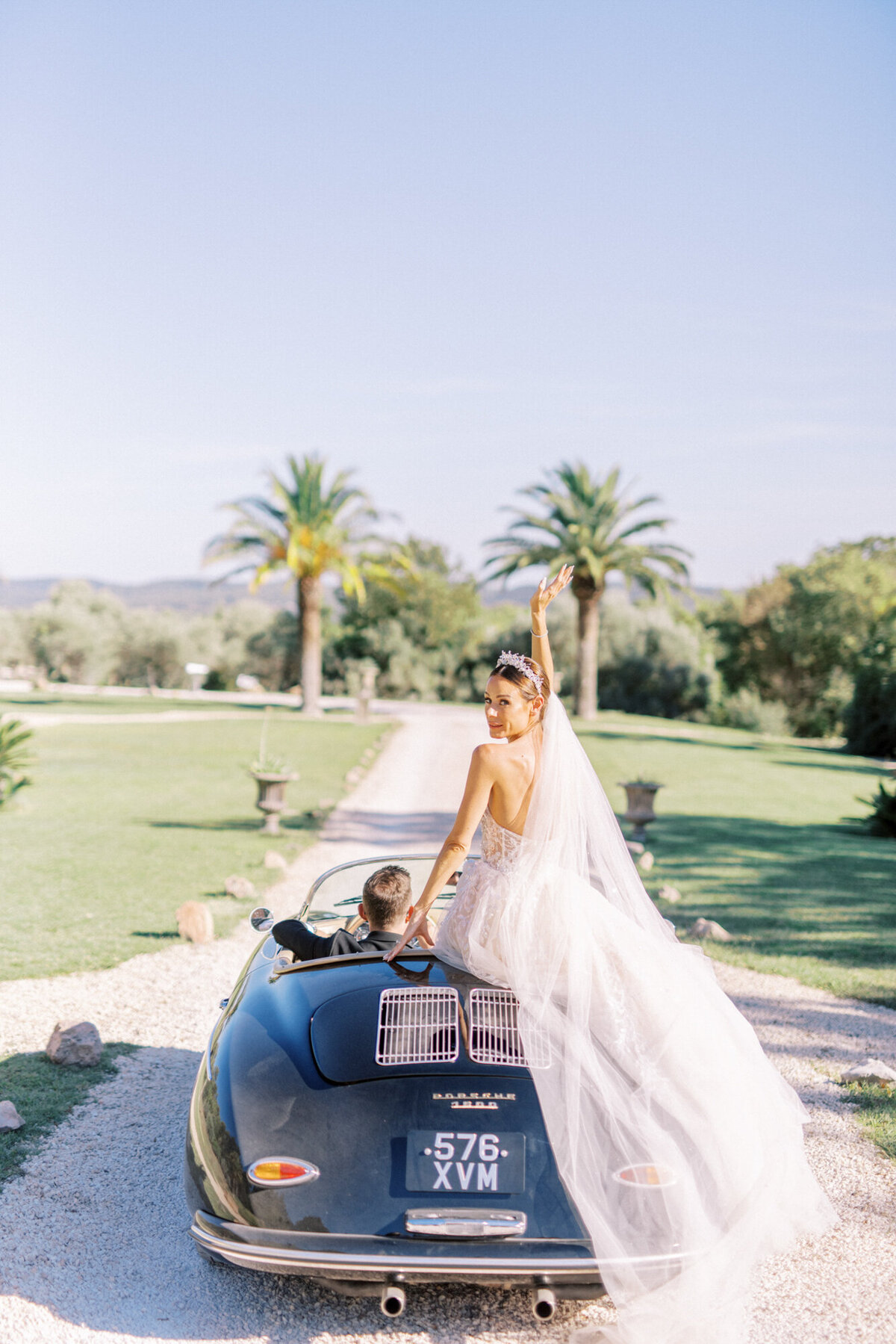 Maïlys Fortune Photography Husband Wife Wedding Weddings Photography France Switzerland Italy Timeless Dreamy Imagery Bilingual French English Destination Weddings Destination Wedding Provence French Riviera Paris Lake Como Tuscany82