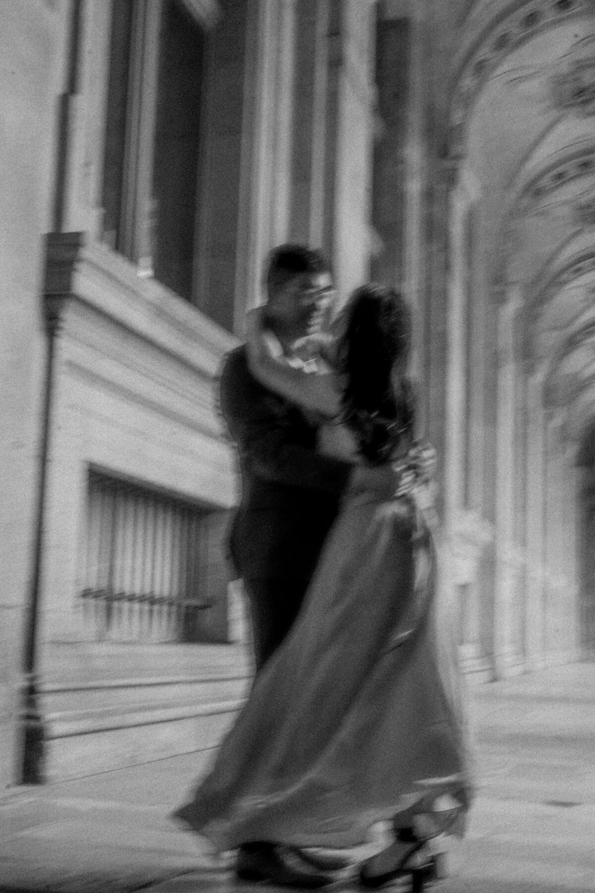 051-Paris-Engagement-Cinematic-Romance-travel-Editorial-Luxury-Fine-Art-Lisa-Vigliotta-Photography