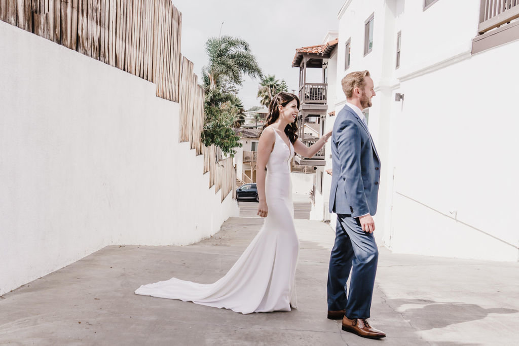 Beautiful wedding at Modern La Ventura for James and Daniela. Photography by Jessica Jaccarino.