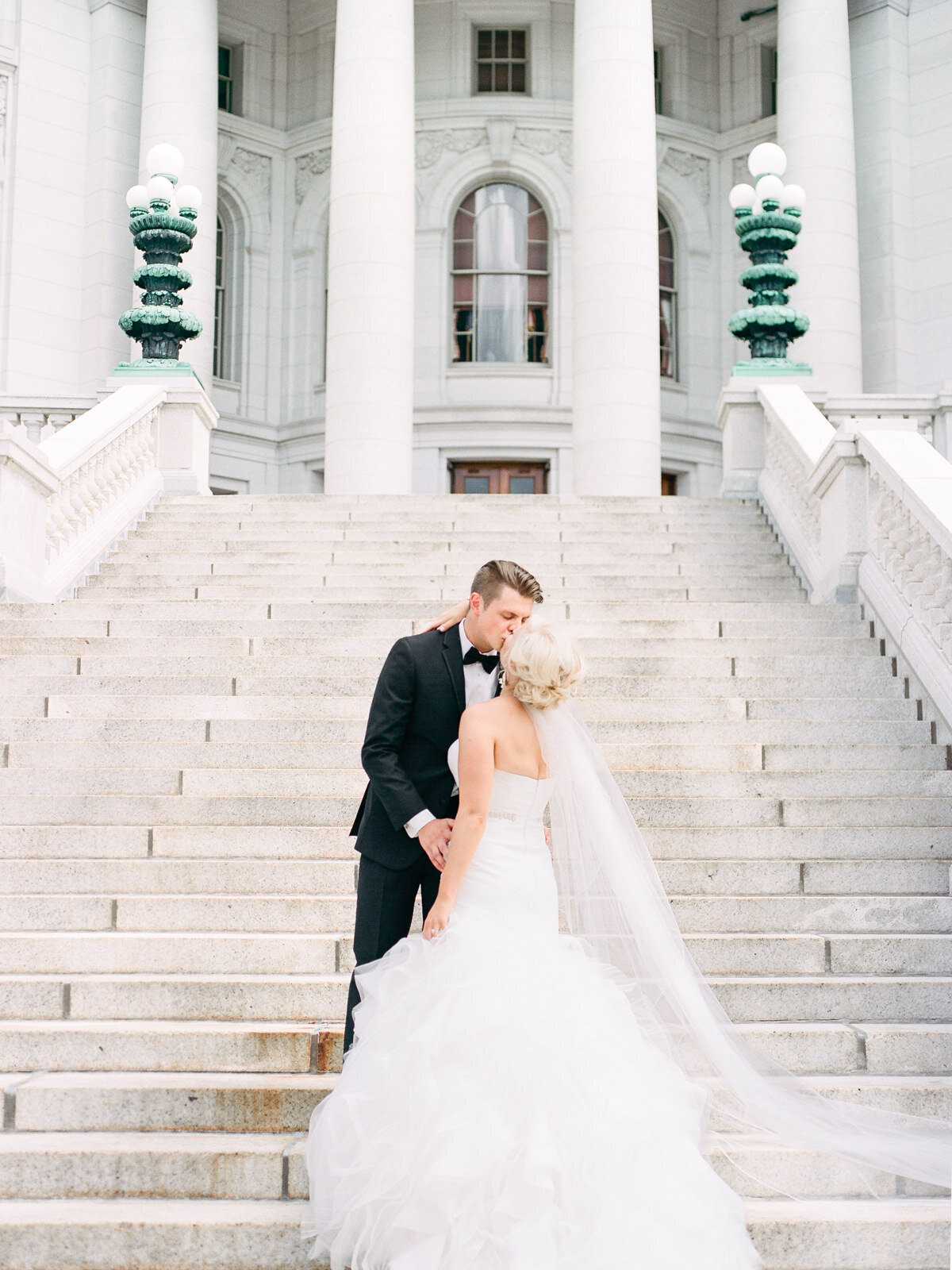 madison-capitol-building-wedding-portraits-kassieanaphotography.com