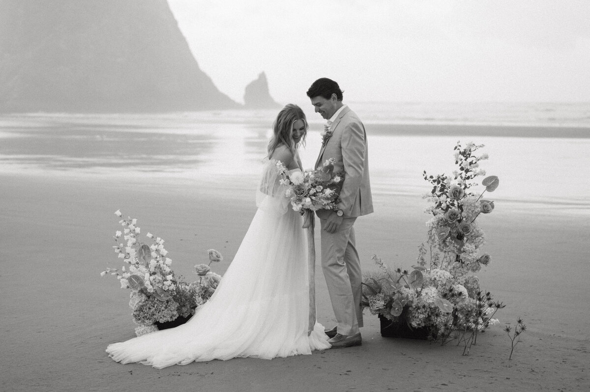 elopement-canon-beach-oregon-7