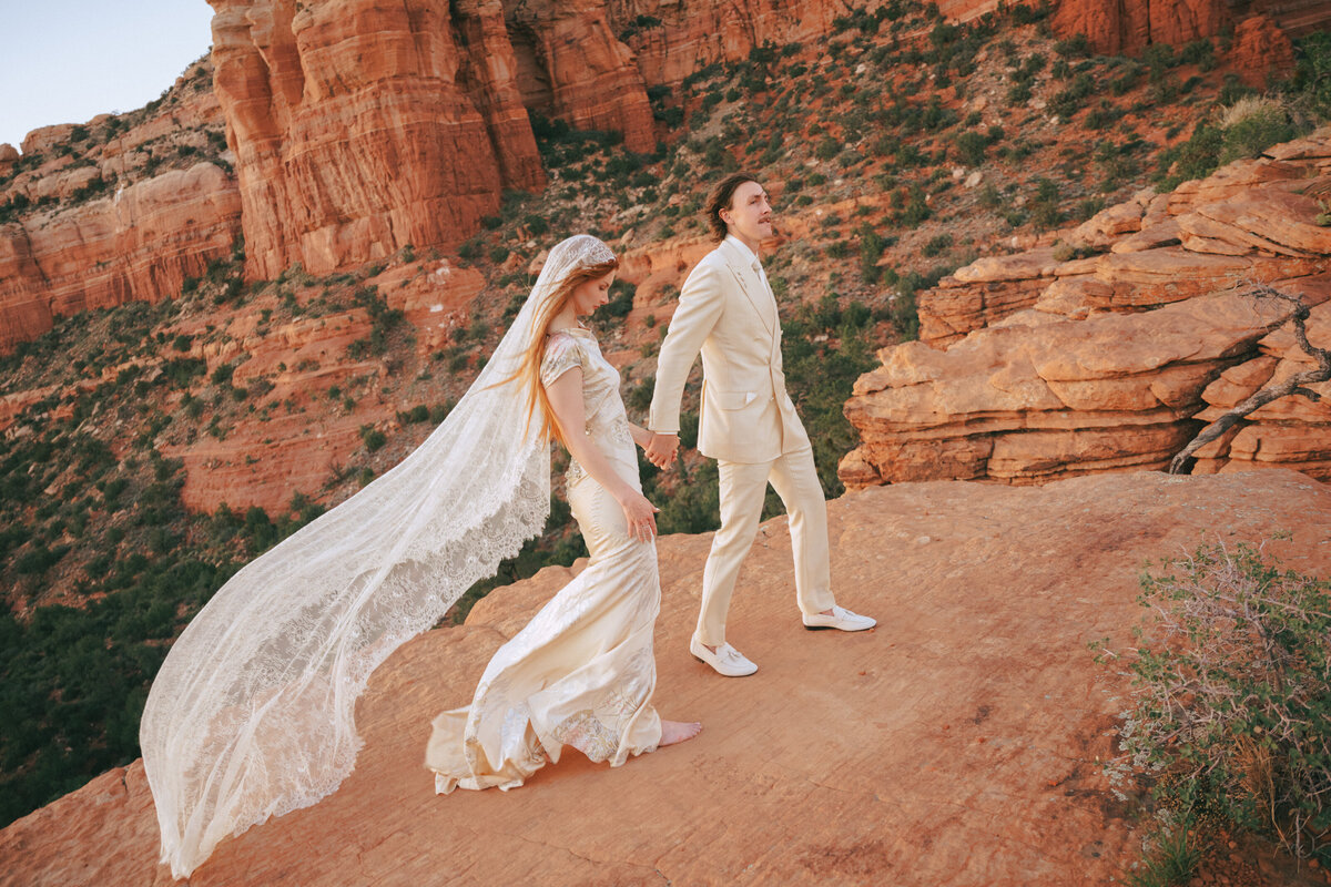 sedona-arizona-tlaquepaque-wedding-vintage-moody-35mm-film-dana-maruna-photo-2