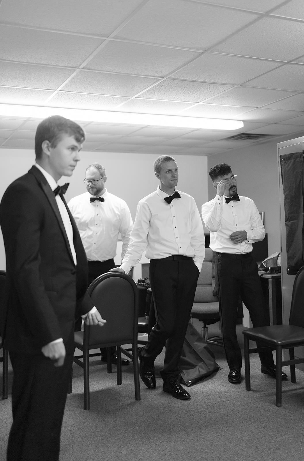 Traditional summer church wedding Rochester MN | Oduma photography -30
