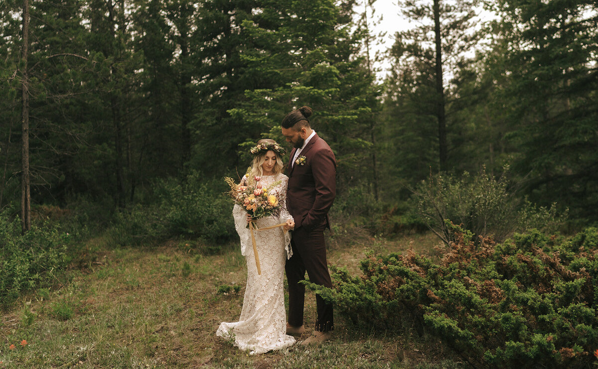 banff-elopement-wedding-photographer-lake-louise-alberta-taylor-dawning-photography-52