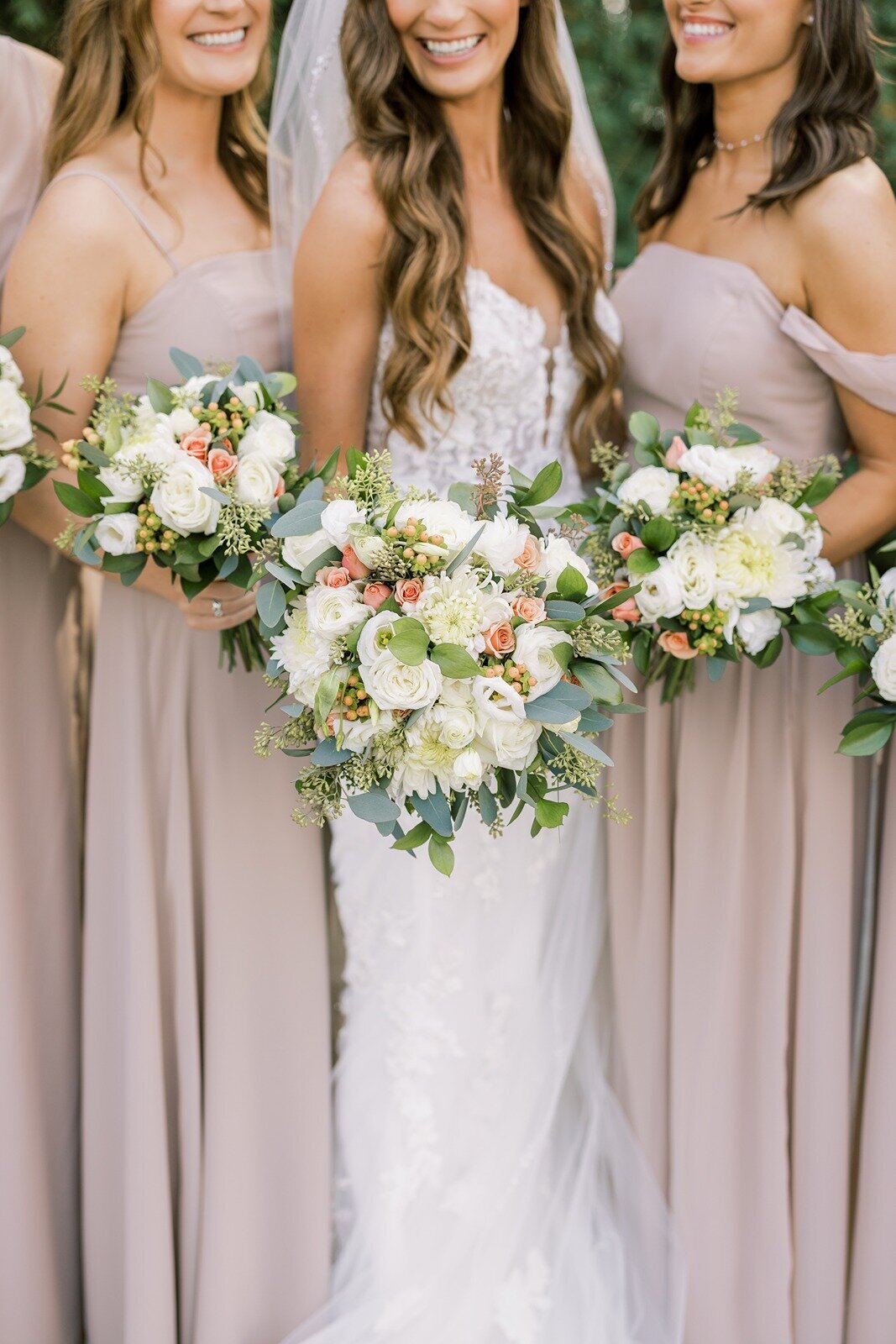 elegant-royal-golf-club-wedding-floral