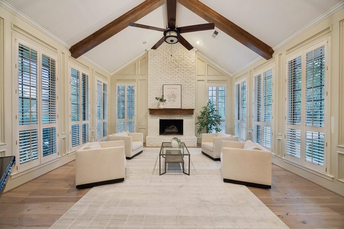17828_cedar_creek_canyon_dallas_tx_living_room_-_custom_built_ins_and_vaulted_ceiling_-_haven_realty_group