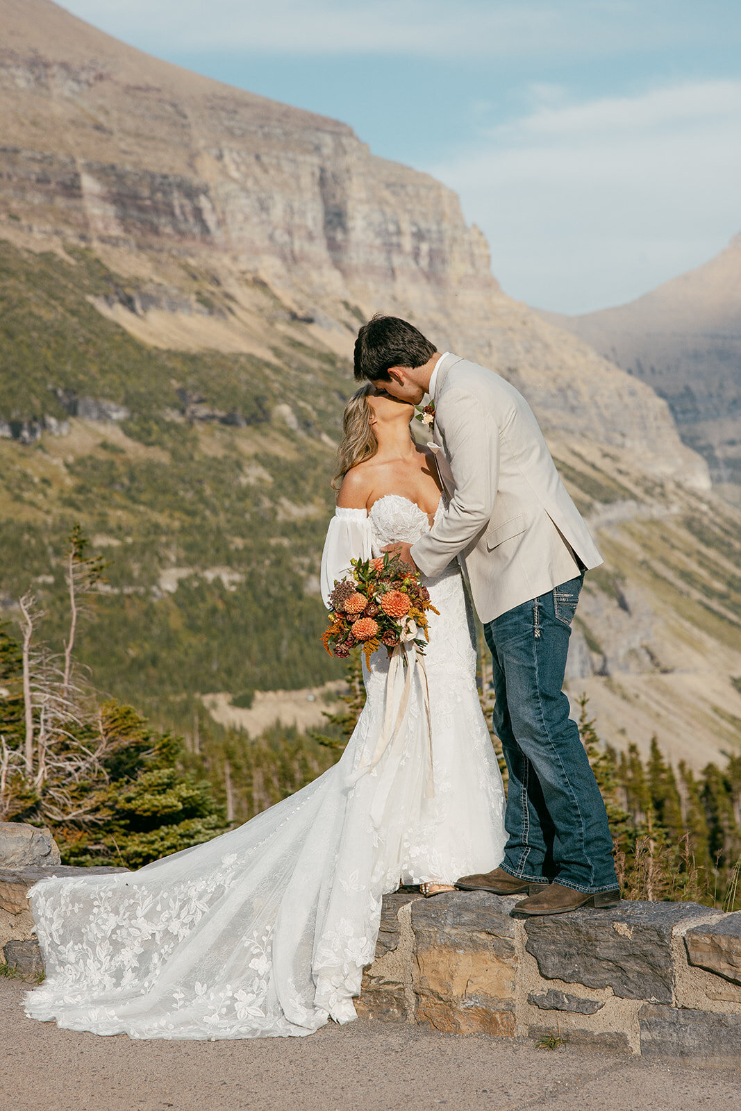 presley-gray-photo-glacier-national-park-elopement-0028