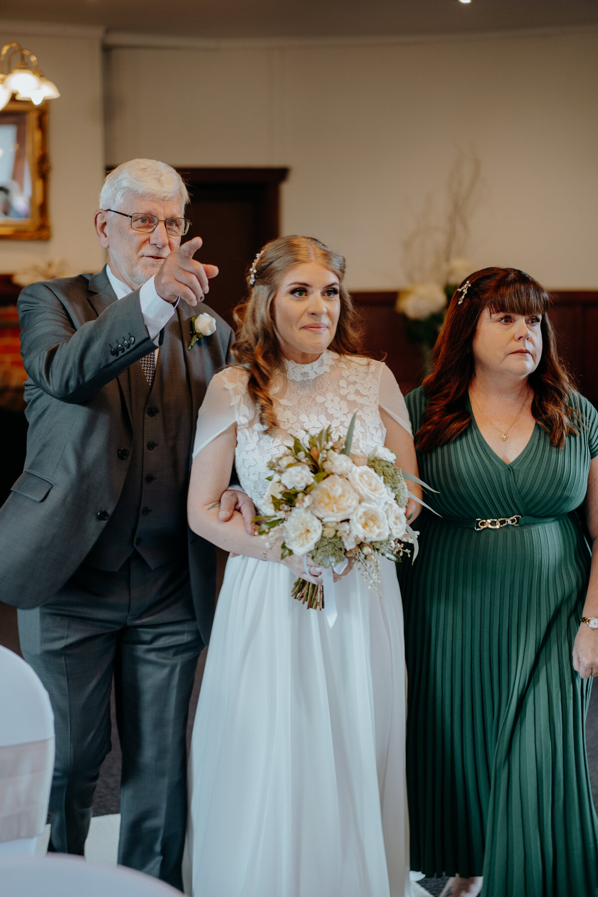 Marybrooke Manor wedding photos by Jake Grinde