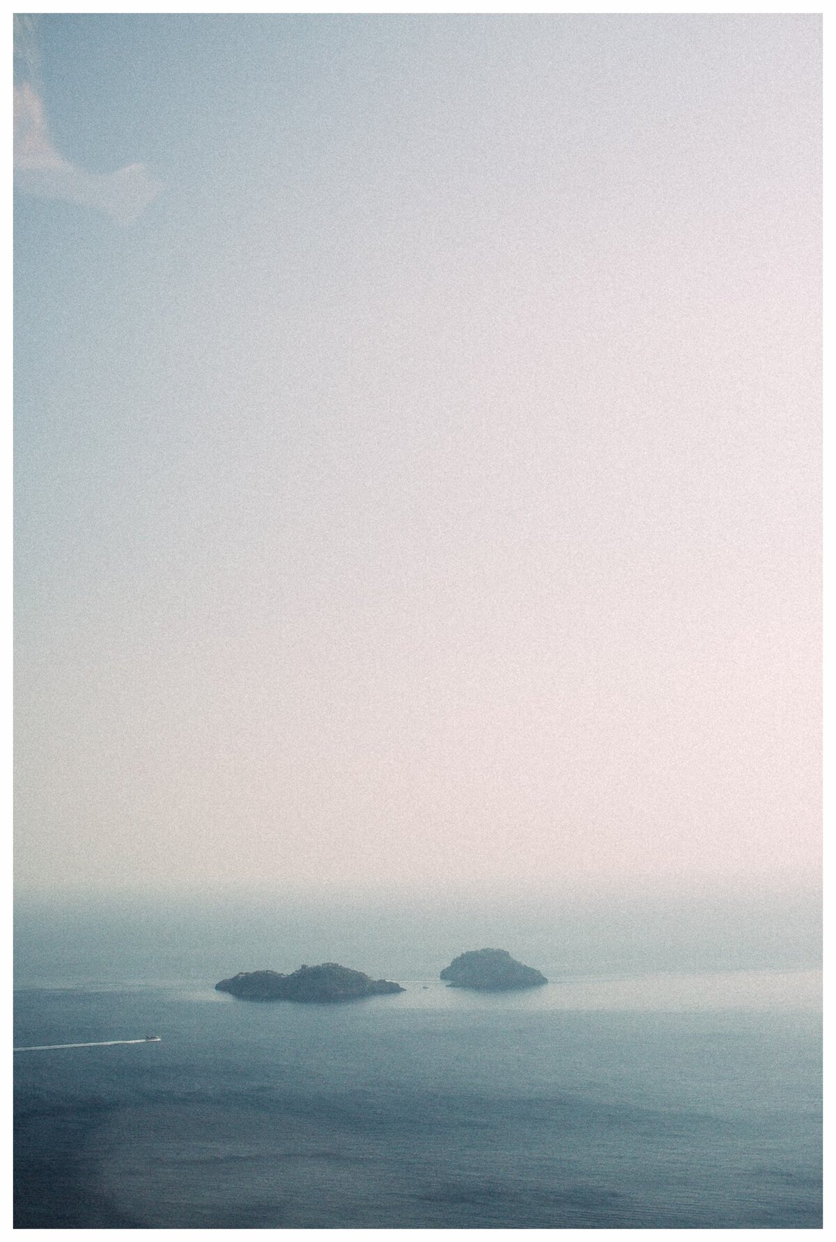 Positano-Amalfi-Coast-Vintage-Car-Vespa-Photographer-Couple_0160