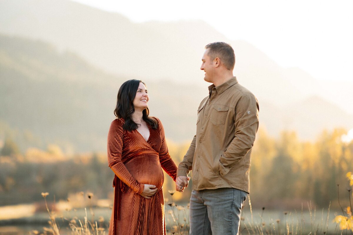 columbia-river-gorge-maternity-portraits-government-cove-16