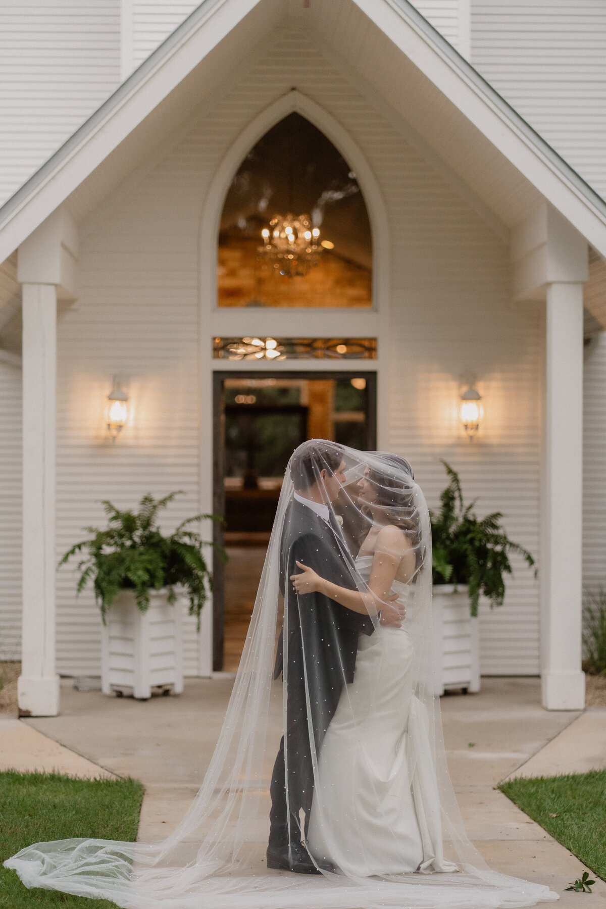 N&TWeddingPreviews-71