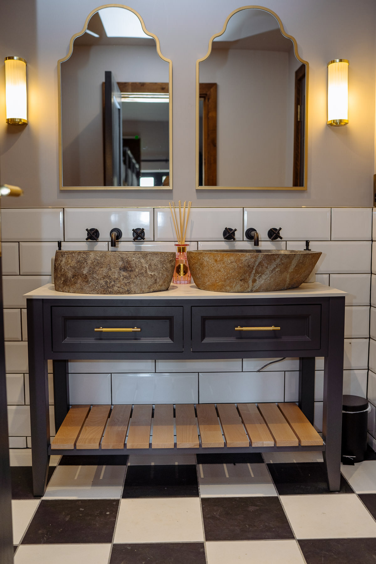 Interiors 14206
