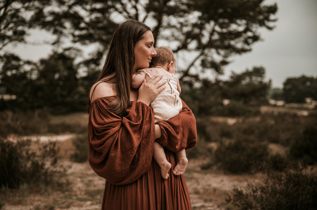 Jiscafotografie_gezinsshoot_gezinsfotografie_newbornshoot_newbornfotograaf_fotograafnijmegen_fotograaf-160