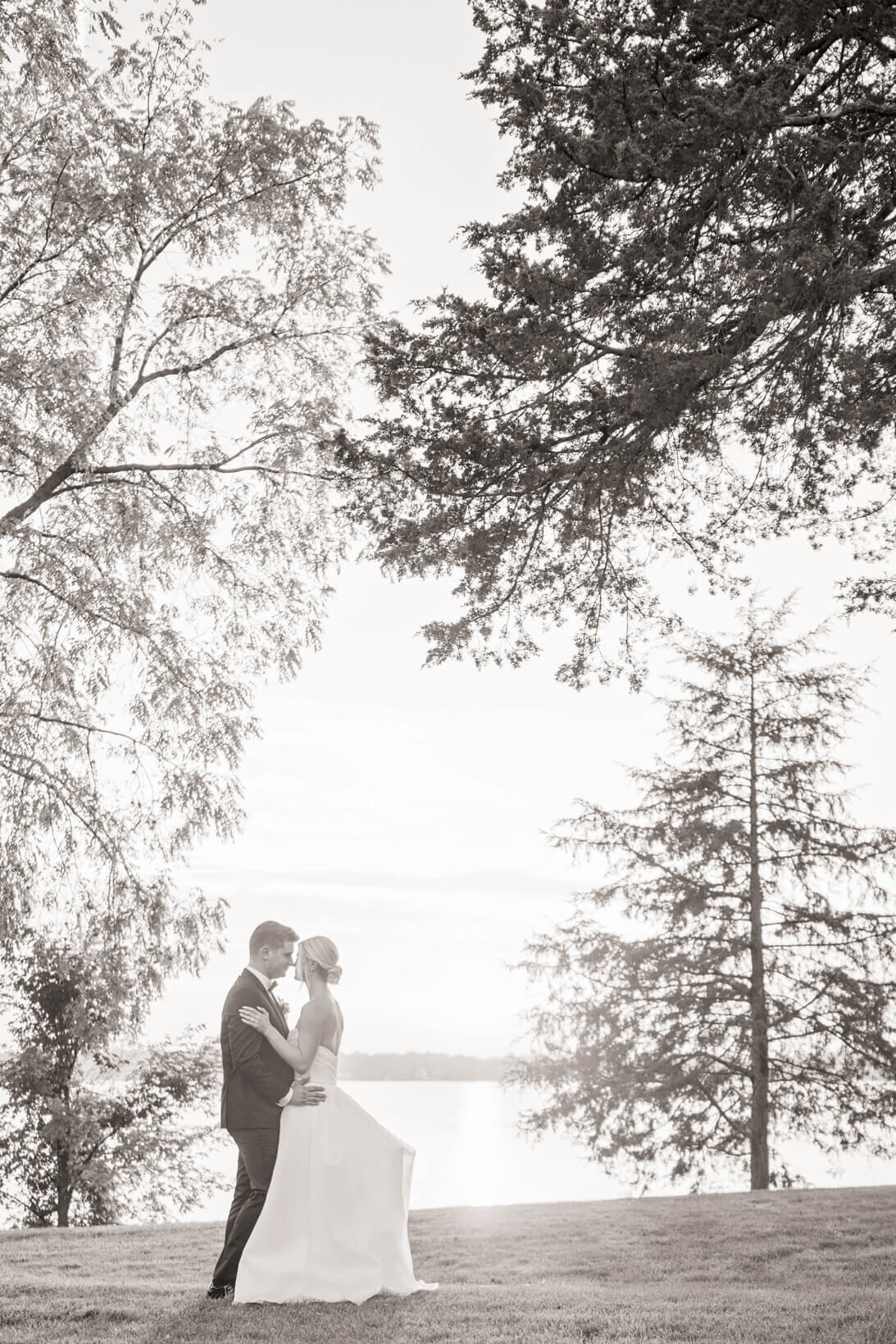 Wedding-at-The-Commodore-in-Hartland-WI-50