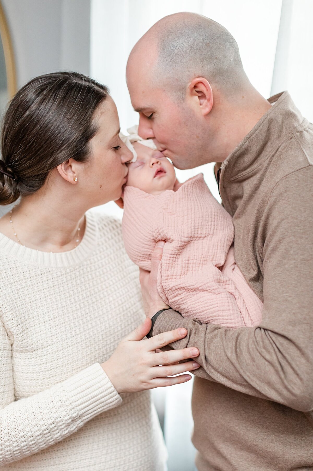 Newborn- Lifestyle-Photographer-WV-Wedding_0018