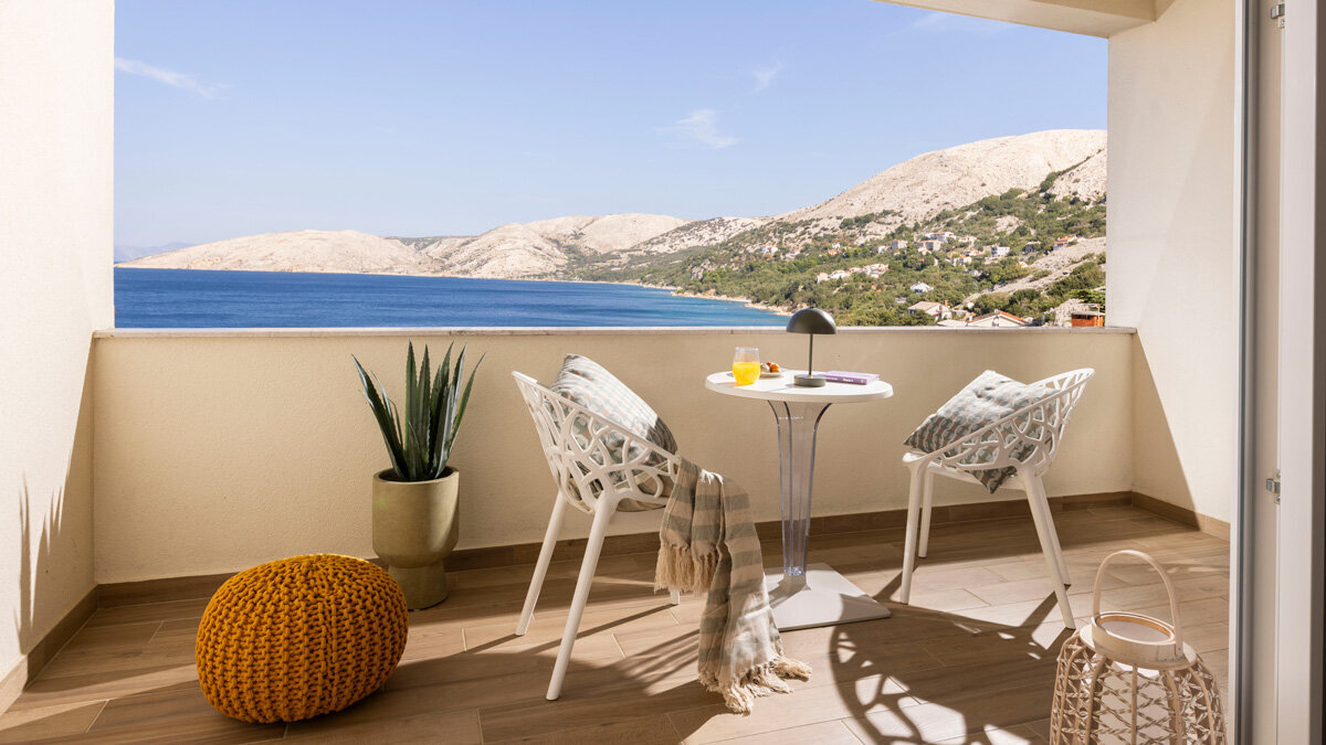 zambelli_brand_design_eola_rooms&apartments_balcony_3