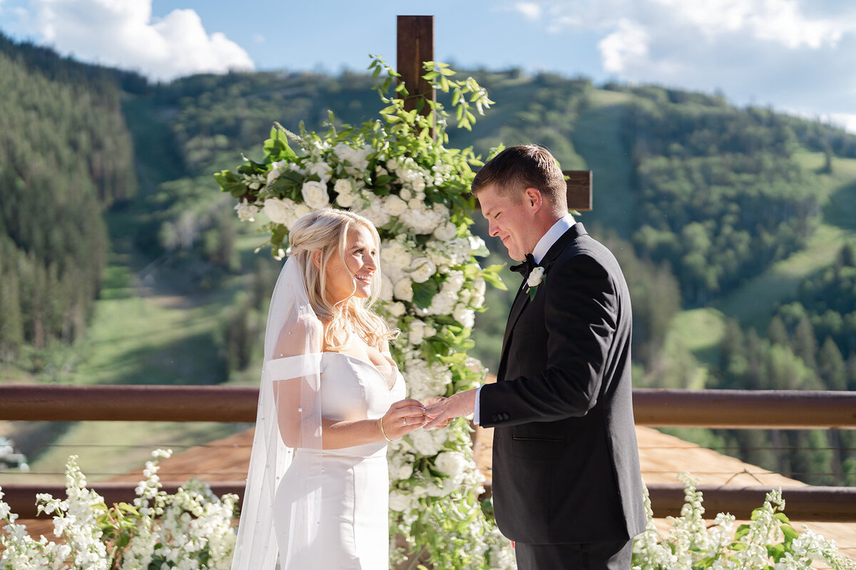 stein-eriksen-lodge-july-summer-park-city-mountain-wedding-pepper-nix-2212-1697