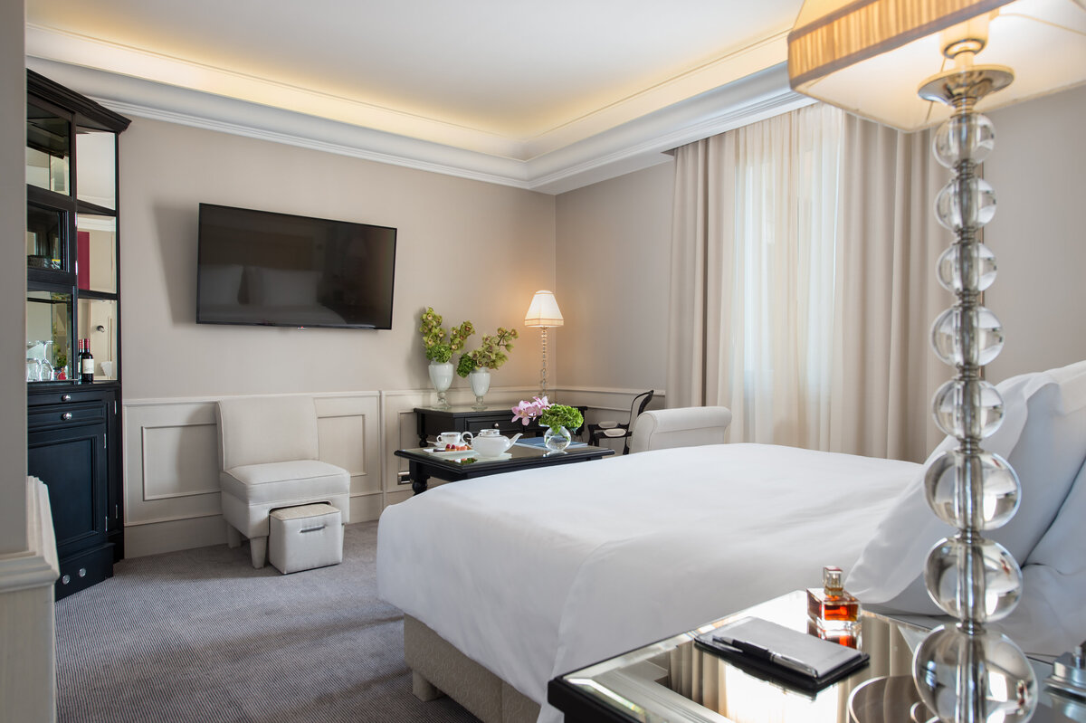 Waterstone - Hassler Collection - Hotel Hassler -Rome - Luxury Boutique Hotel - Deluxe Double Room New ( 2 ) - Hassler Roma - 300 dpi - credit Francesca Pagliai