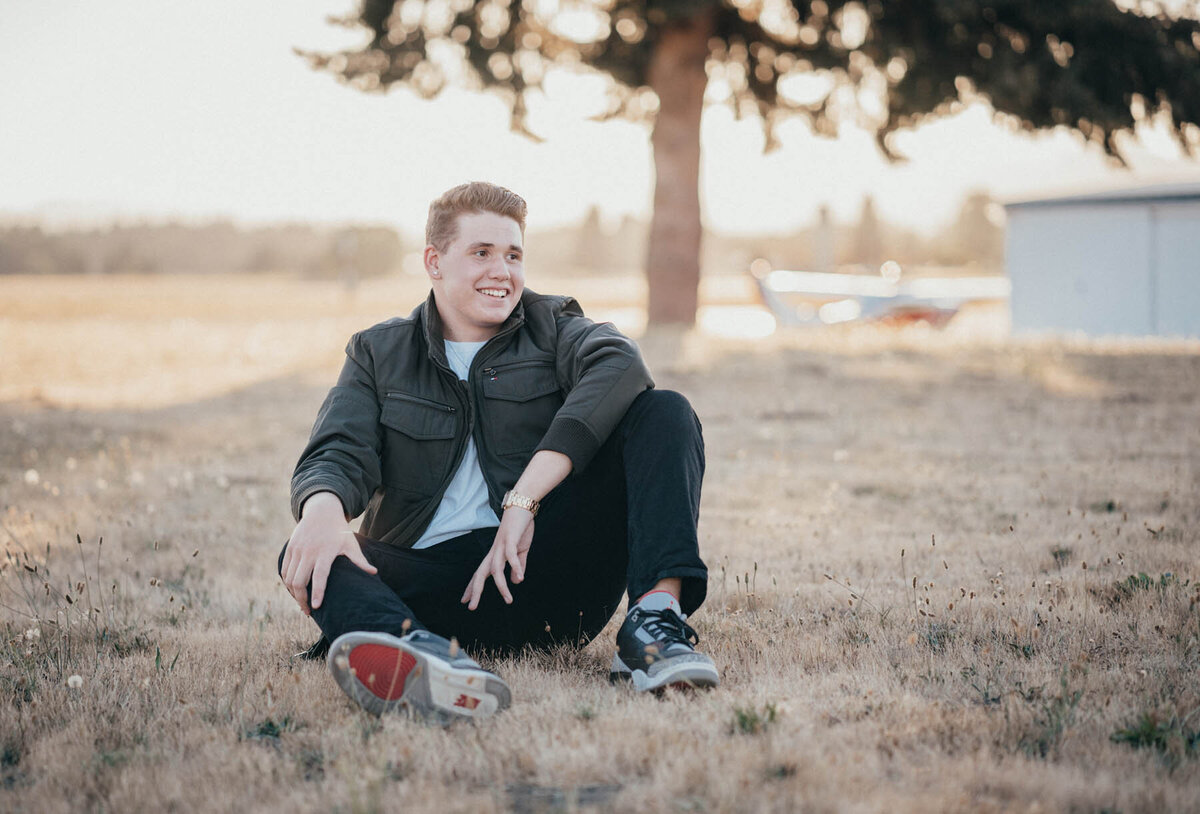 moments-and-mountains-photo-and-film-olympia-lacey-tumwater-photographer-senior-portraits-Noah-22 (2 of 36)