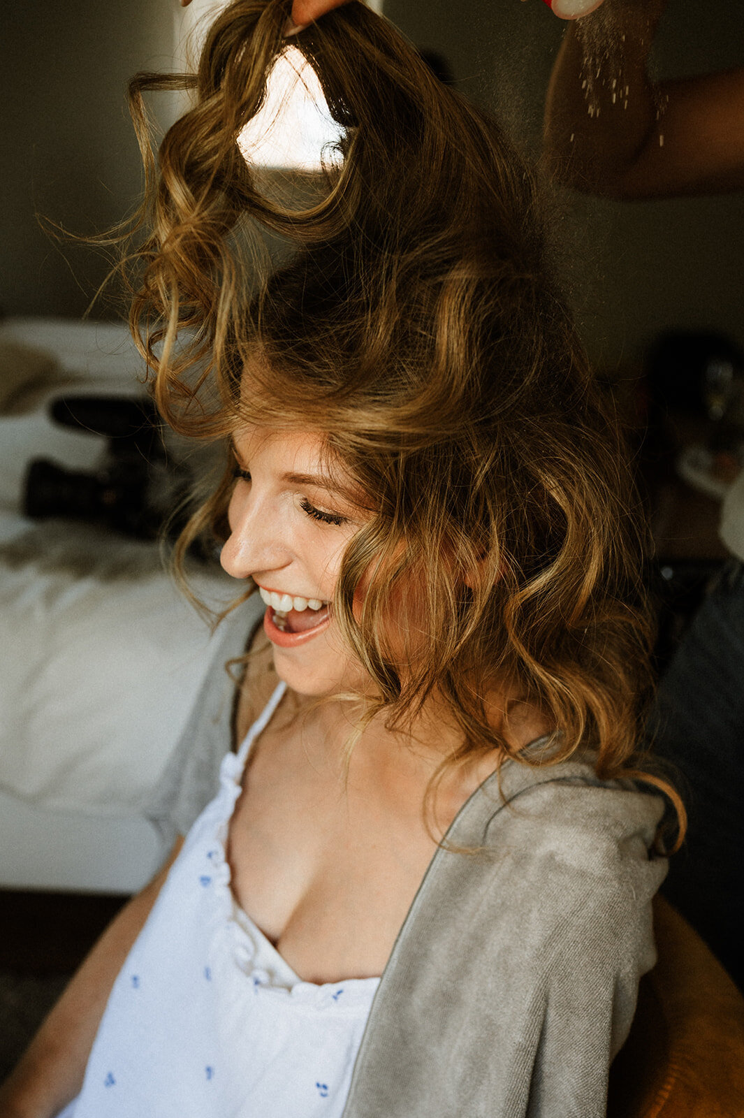 Herentals, salon weddings, moody, authentiek, alternatief trouwen,bruid, 2026, elopent, intiem, spontaan, tijdloos, trouwfotograaf, antwerpen - klaarmaken & first look-27