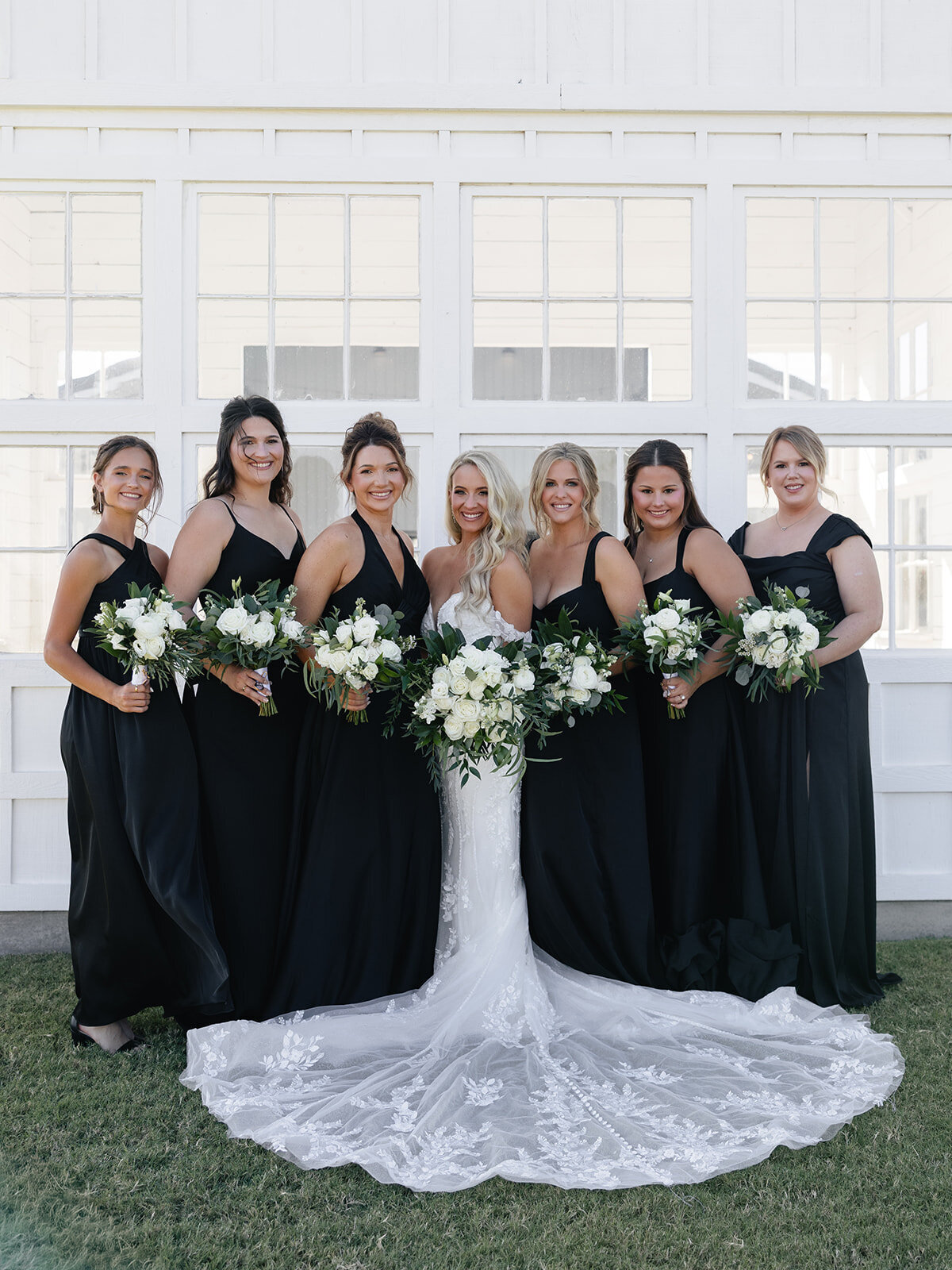 2025-10-11_DykesWeddingPreviews_MollyMurphyPhotography-31