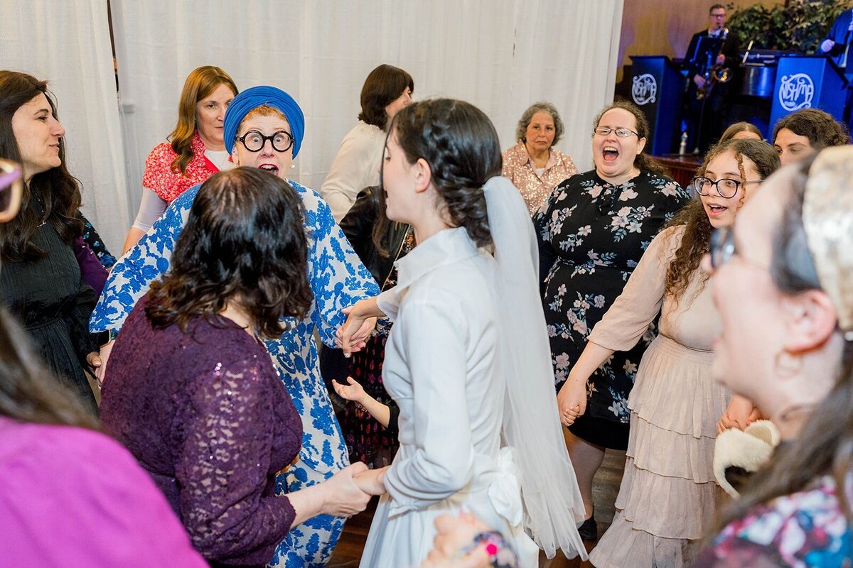 Eliana-Melmed-Photography-Chicago-LosAngeles-Jewish-WeddingPhotographer-CarmiKalman-WomensDancing-00023