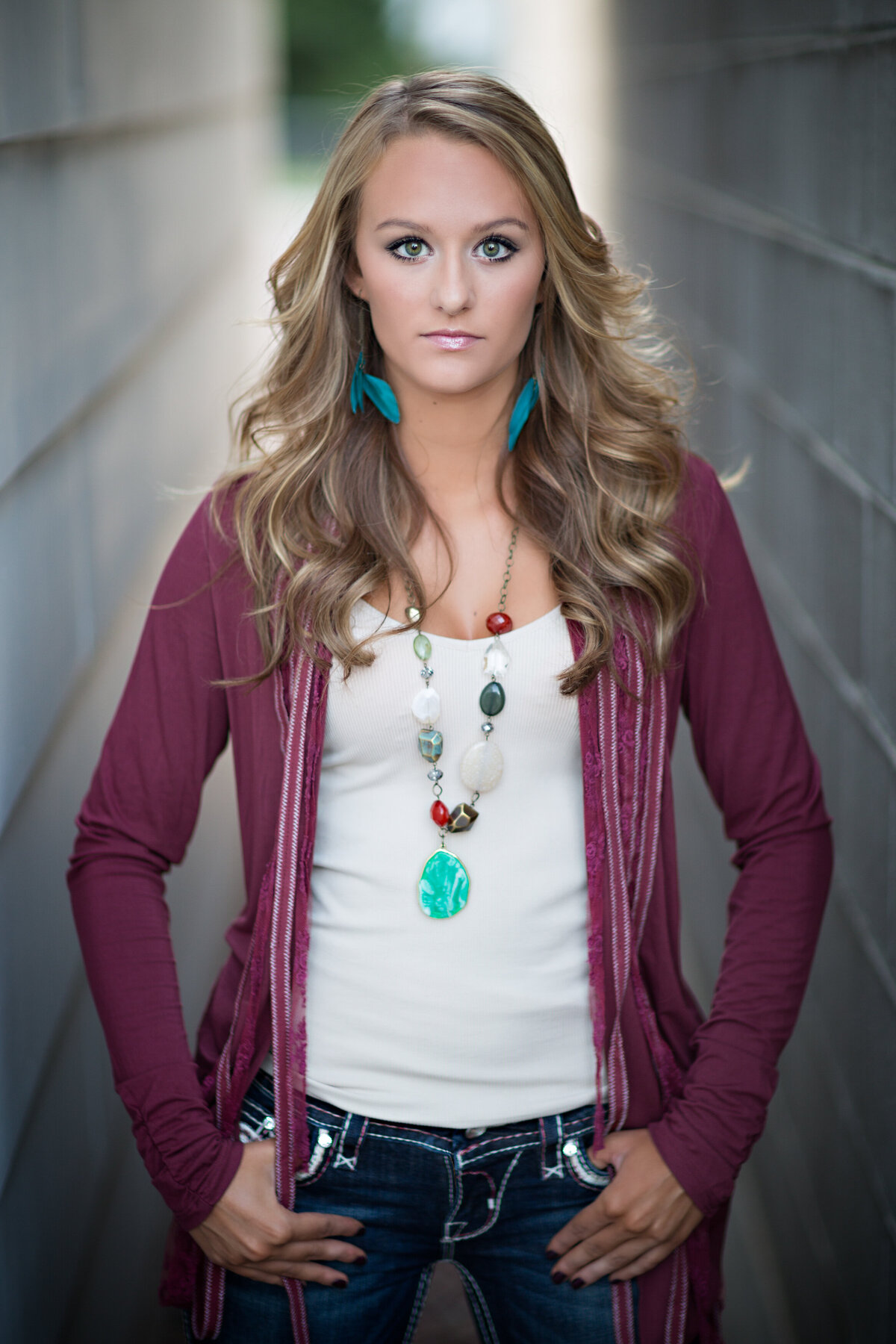 Thornton-Colorado-High-School-Senior-Portraits-Photography-Yvonne-Min-Downtown-Natural-Light-Outside-Horizon-Legacy-East-Lake-Girls-Alley-1004