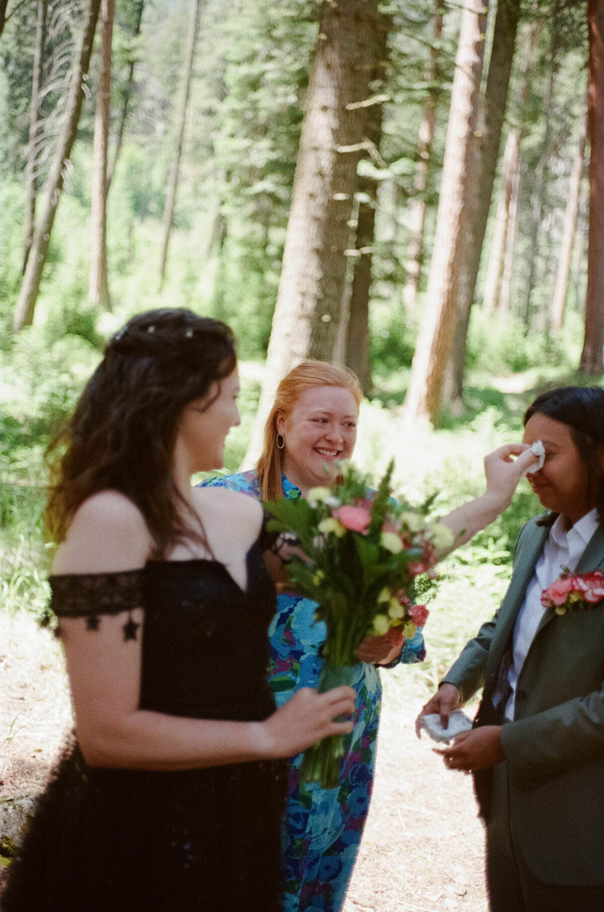 Ceremony_Brenda&JanieElopementPhotos_OregonWeddingPhotographer_KuroCreativeHouse-25