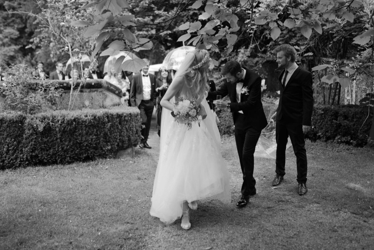 165_Fine_Art_Luxury_Wedding_Photographer_Munich (165 von 300)_A luxury wedding photographer for elegant and stylish couples in Munich. Discover the work of fine art wedding photographer Flora and Grace