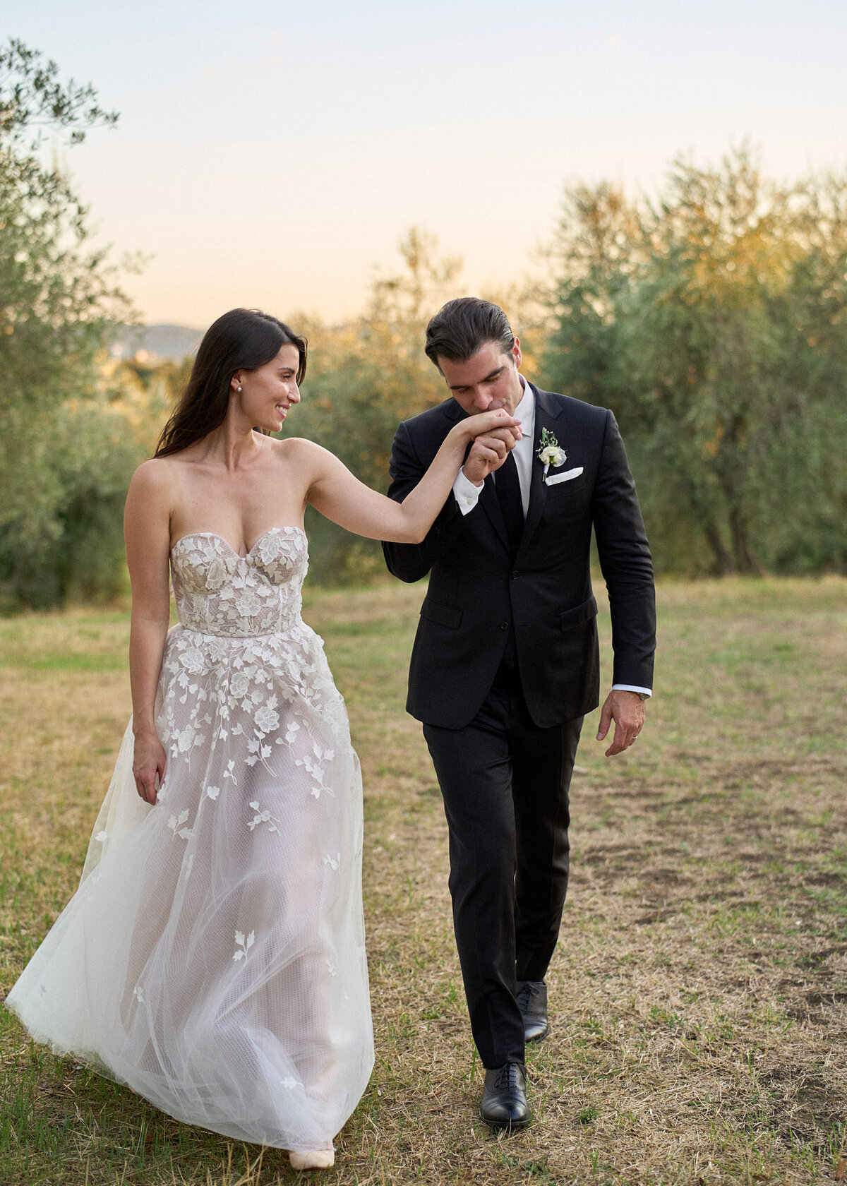 EDW-bride-and-groom-golden-hour