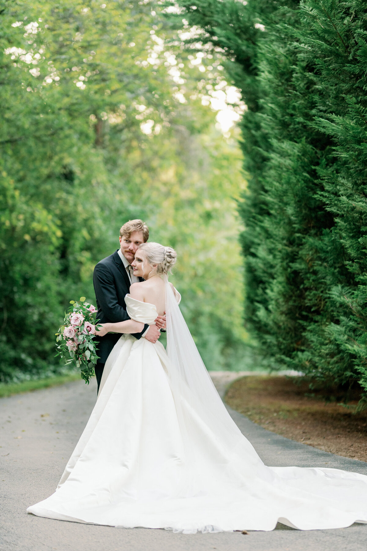 Hannah & Harrison - Dara's Garden - East Tennessee Wedding Photographer - Alaina René Photography-143