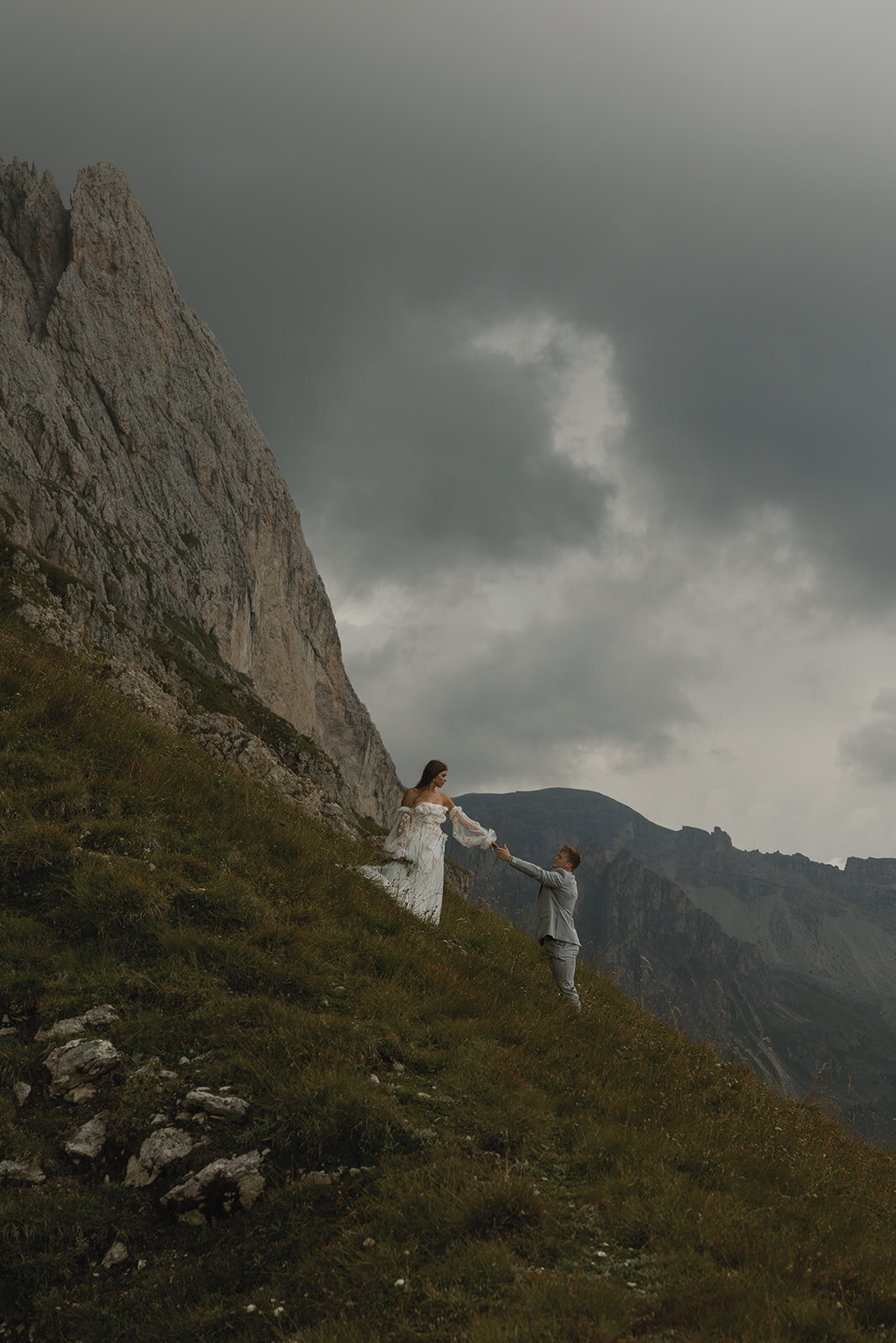destination-wedding-elopement-photographer-italy-dolomites-seceda-documentary-tanya-davids-photo-film-137