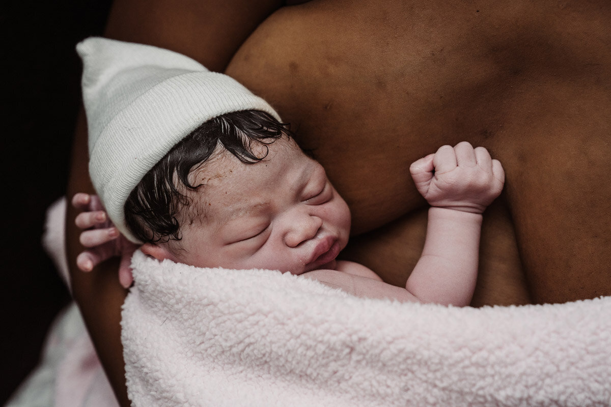 home-birth-photography-natalie-broders-h-061