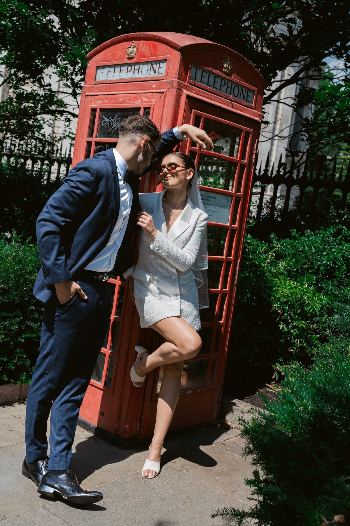 timeless-romantic-luxury-wedding-bride-london-redtelephonebox-stpauls-photography