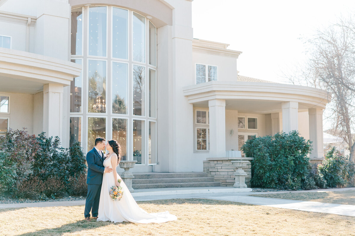 Chateaux at Fox Meadows Colorful Spring Wedding Light and Airy Elena Spraguer Photography  0065
