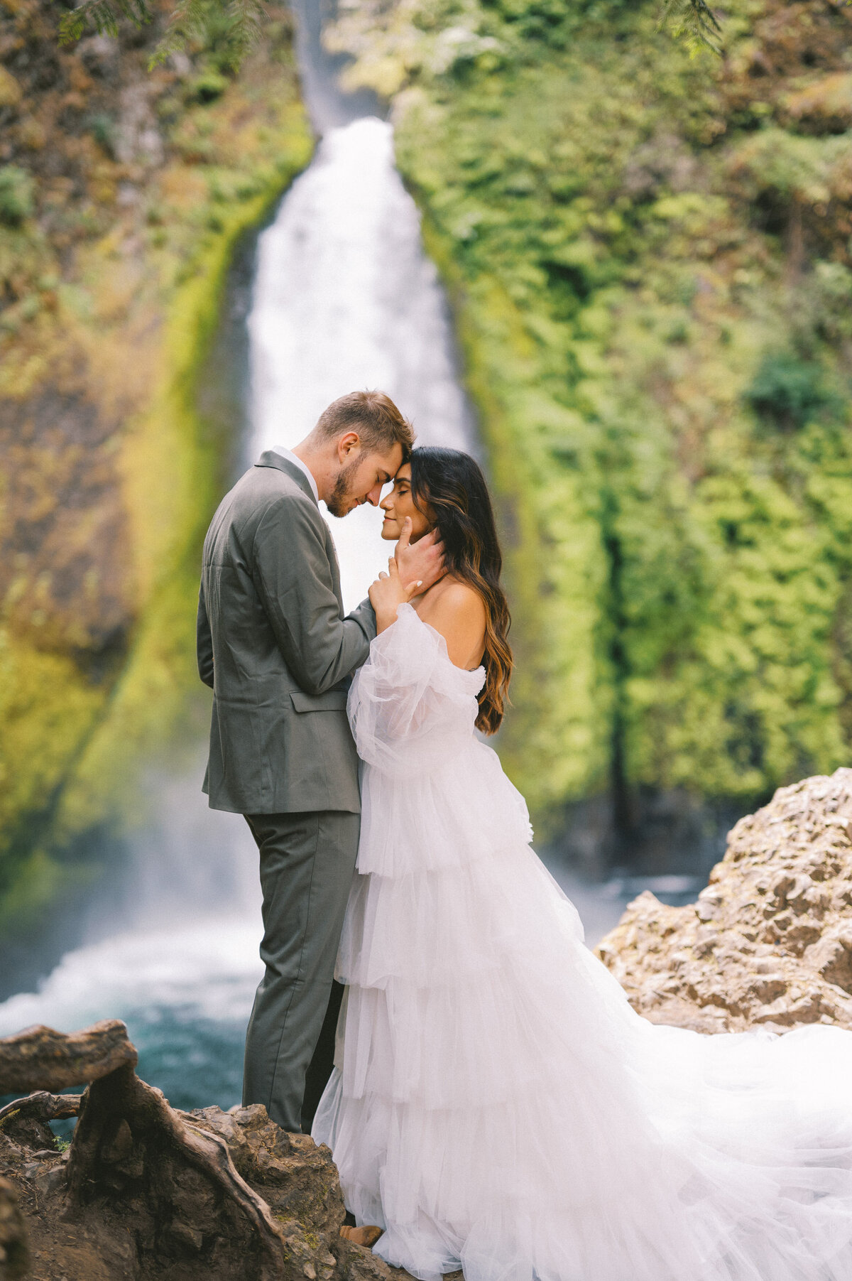 wahclella-falls-oregon-elopement-2