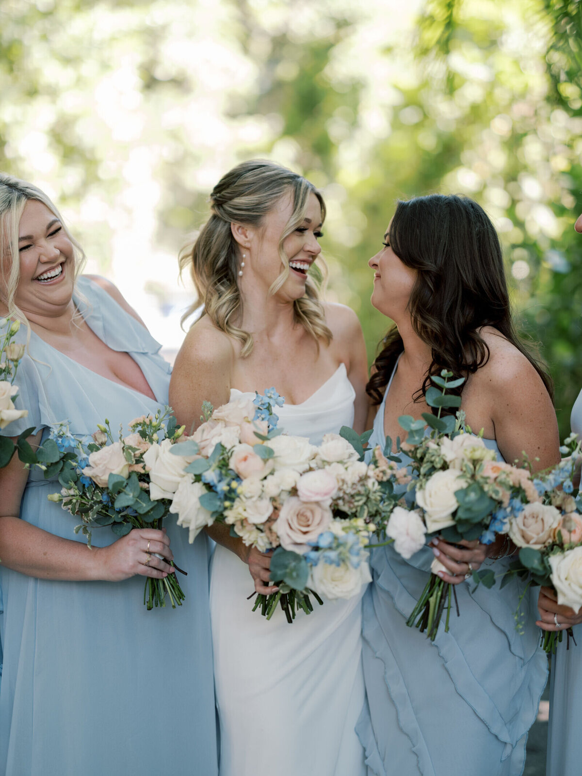 bride-bridesmaids-laughing-7HM-W