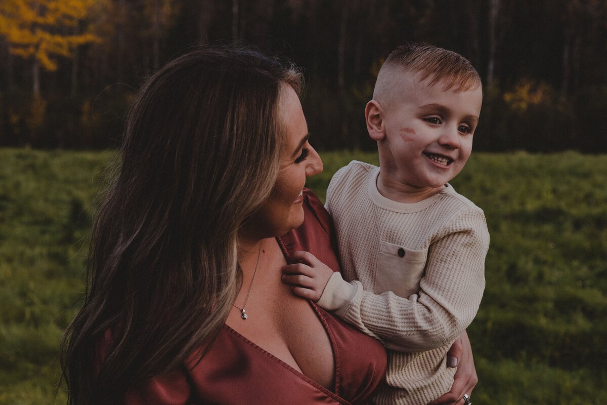 9L0A0658Alaska_EagleRiver_FamilySession