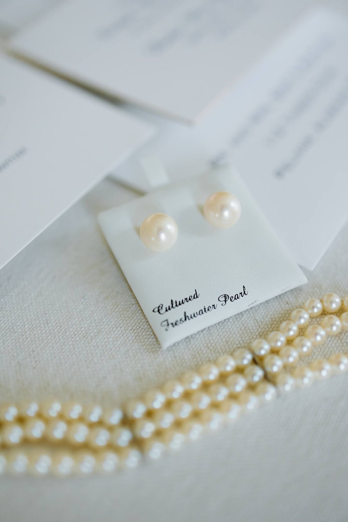 Nichole-Babiez-Photography-Dunham-woods-Geneva-Illinois-Wedding-luxury-editorial-timeless-modern-candid-bride-inspiration-chicago-photographer--4